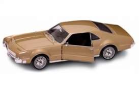 Yatming 1966 Oldsmobile Toronado, Gold 1-18