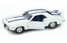 Yatming 1969 Pontiac Firebird Trans Am 1-18