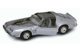 Yatming 1979 Pontiac Firebird Trans Am, Silver 1-18