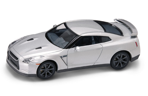 Yatming NISSAN GT-R (R35) SILVER 1-43