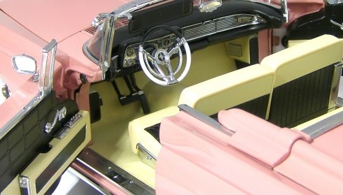 SunStar 1958 Lincoln Mark III Open Convertible 'Platinum Collect