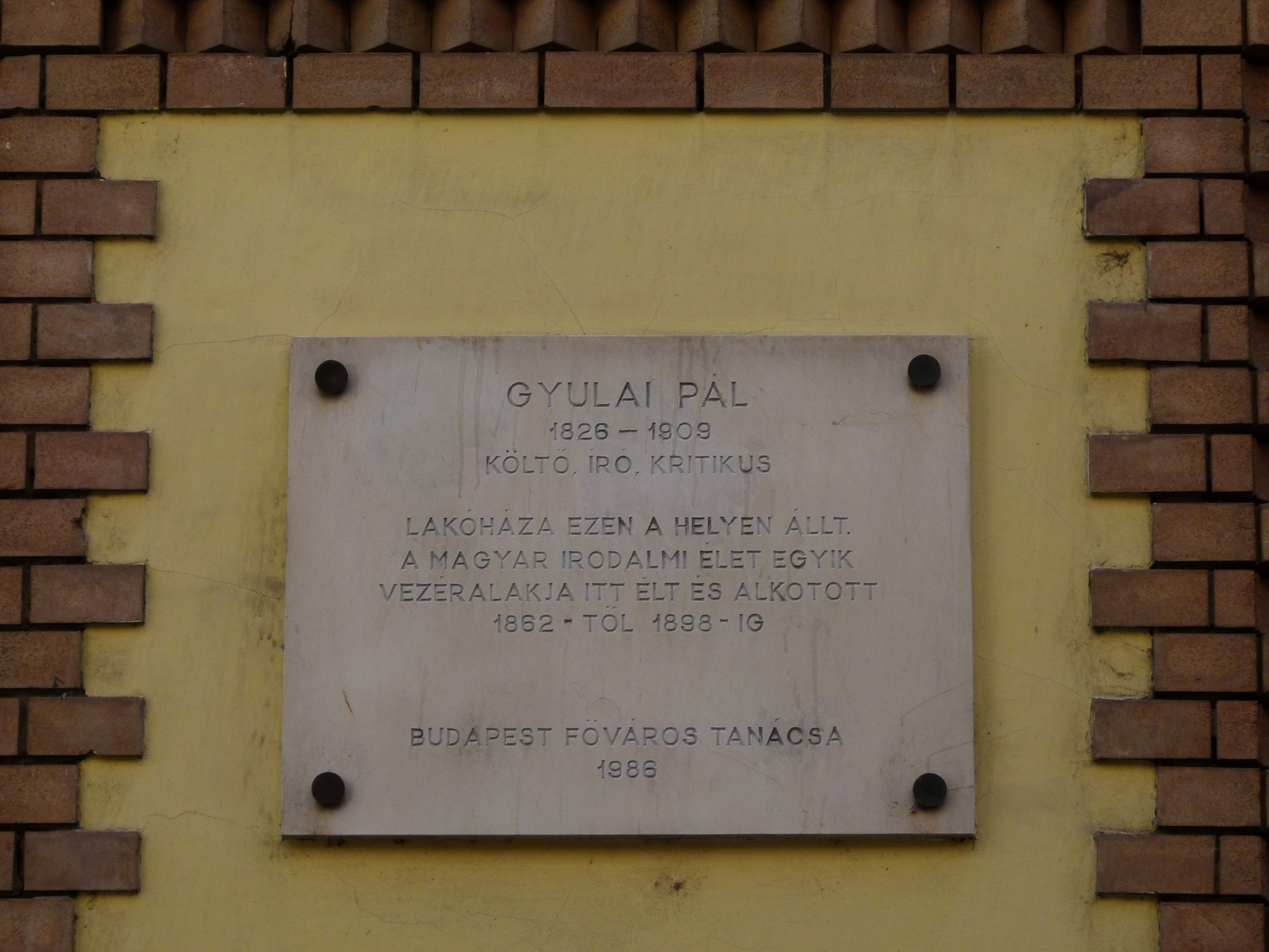 Gyulai Pál emléktábla (P1250624)