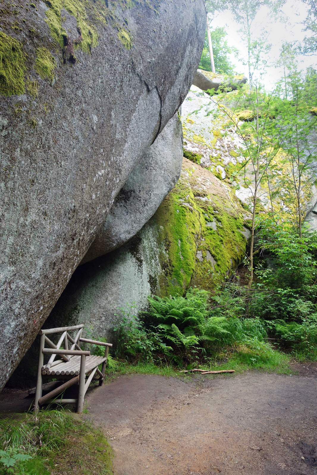 pihenö a szikla alatt (1)