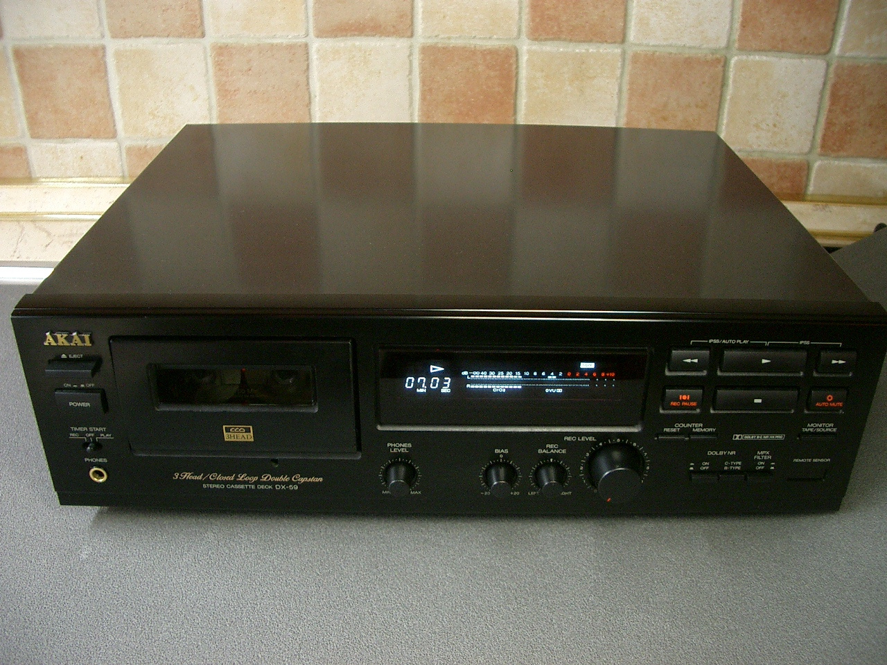 Akai DX-59 f