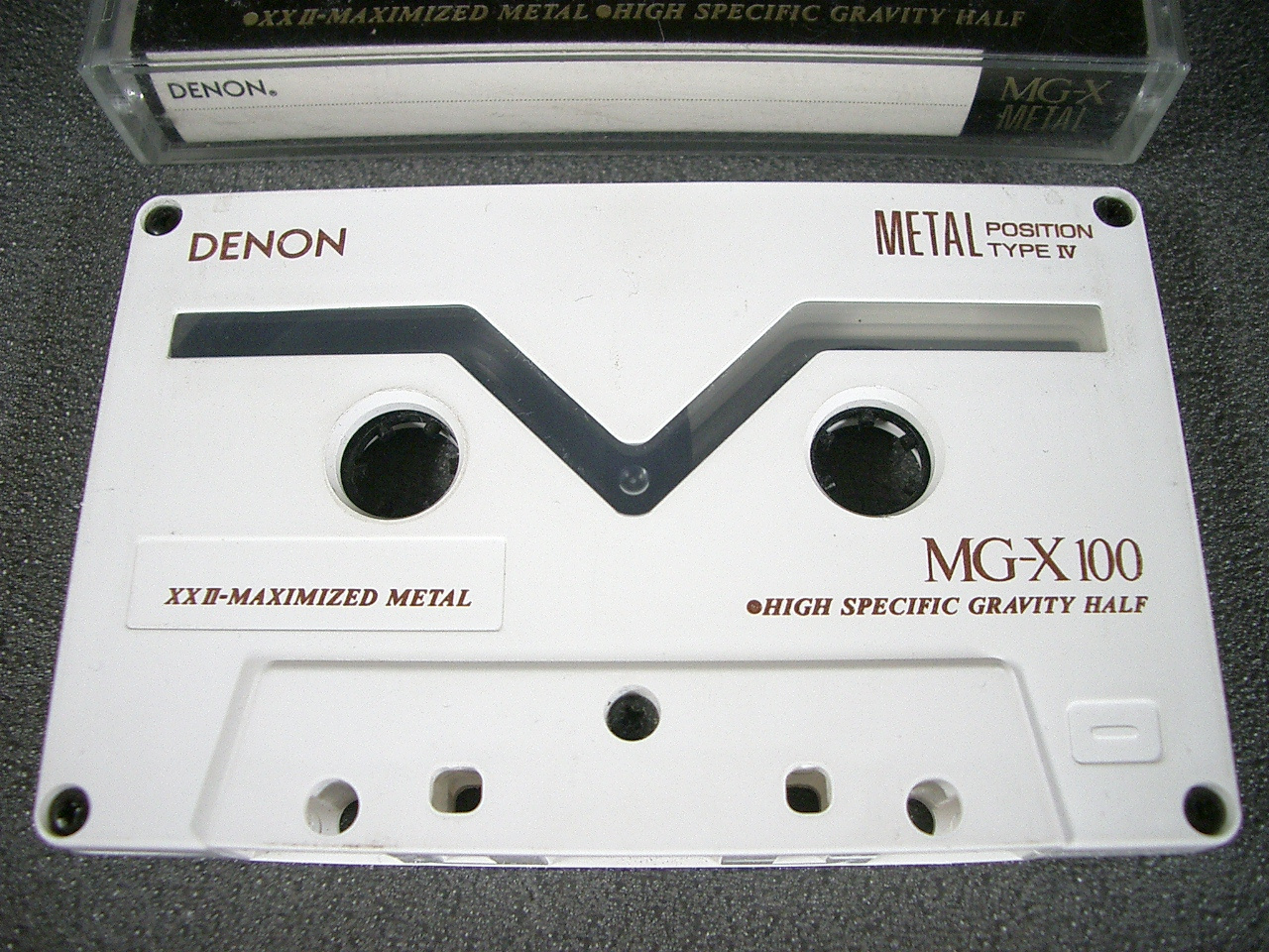 DENON MG-X 100 f