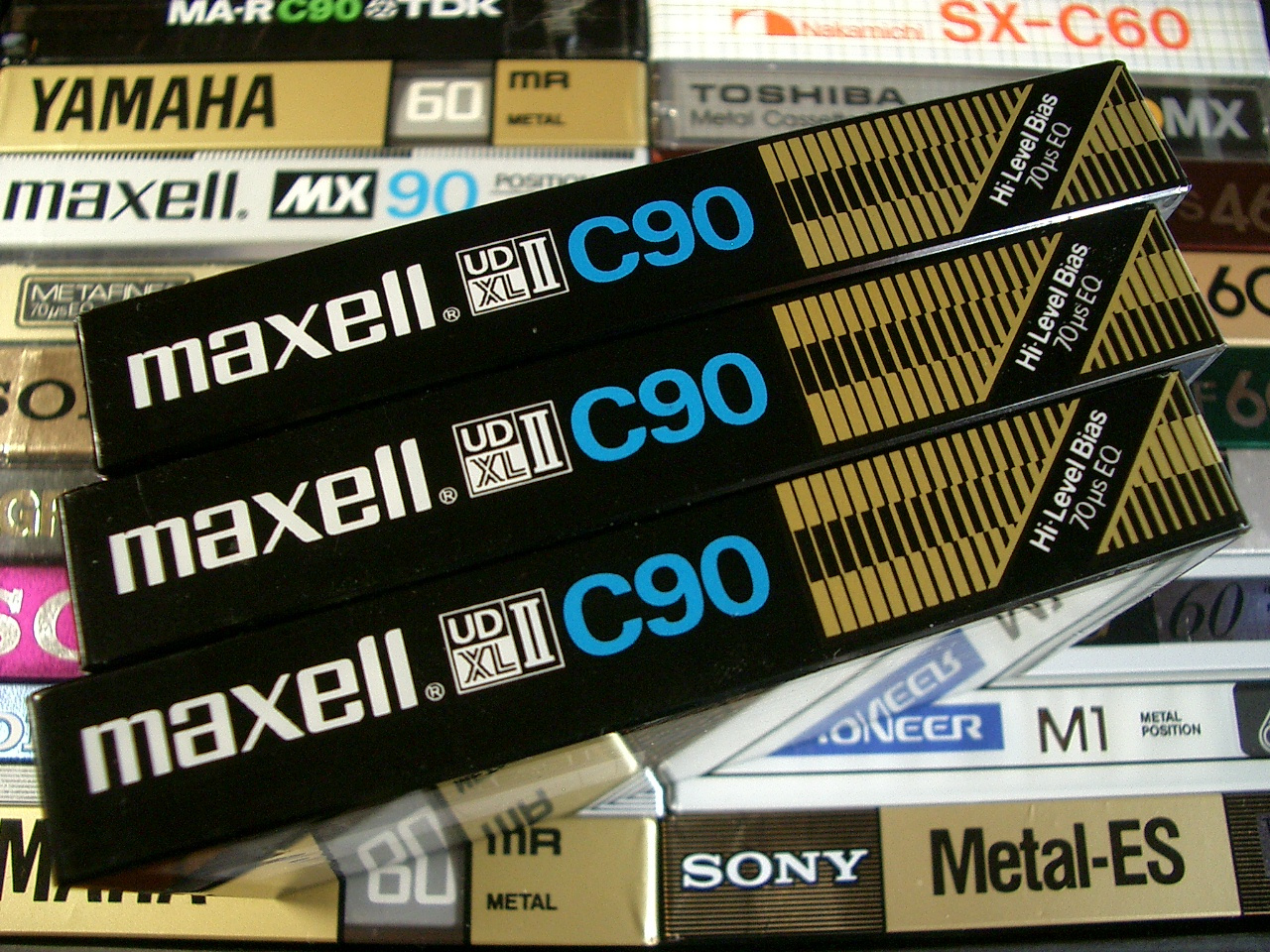 3 MAXELL UDXLII C90 1980-82 t