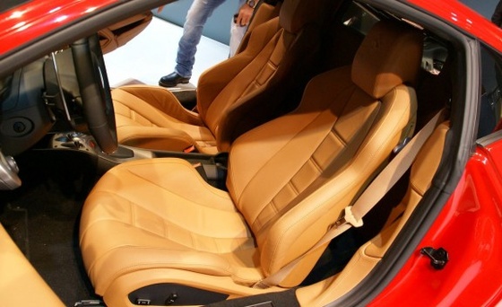 ferrari-458-italia-interior-10