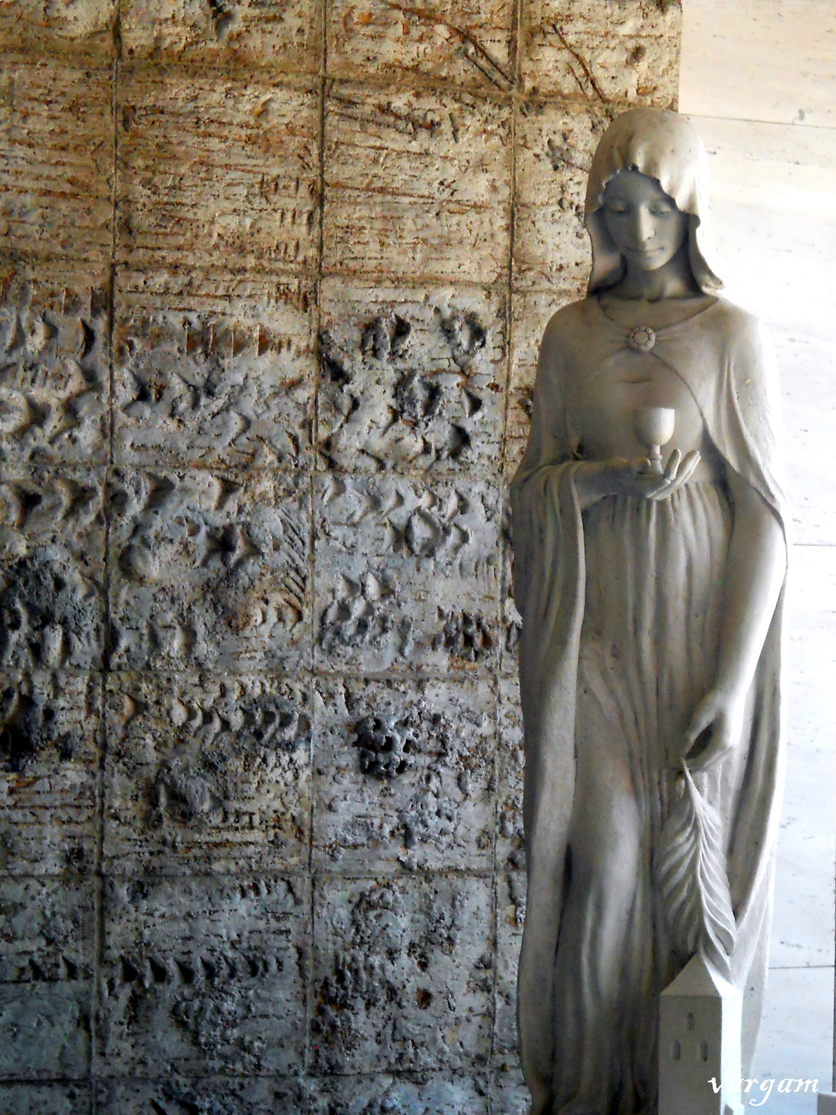 Szent Borbála szobor Tatabánya