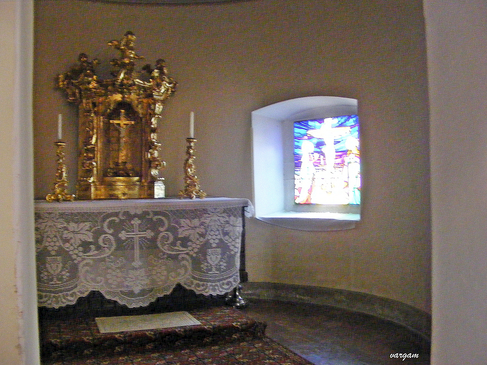 Környe Katolikus Templom oldal oltár