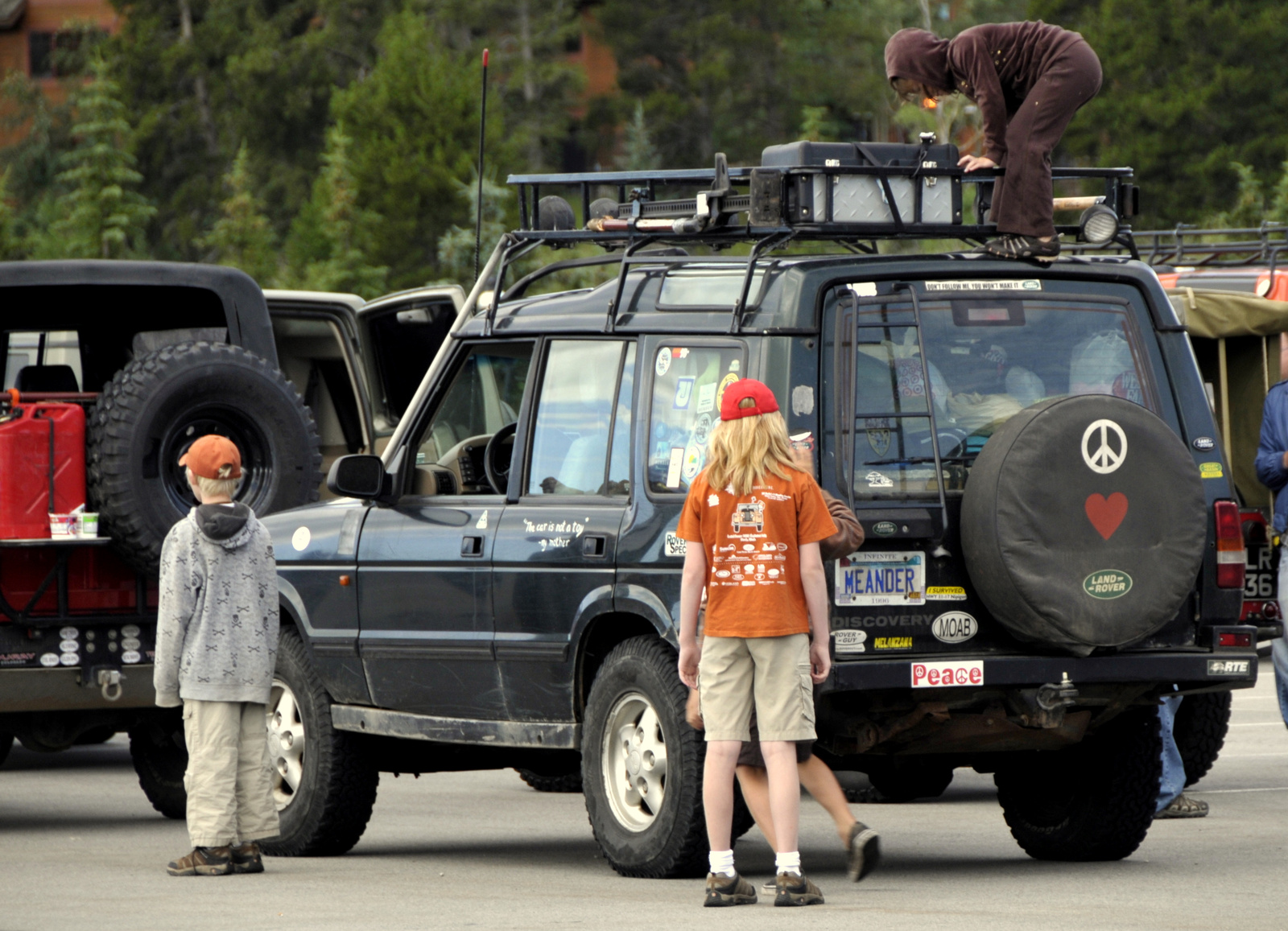 Gyülekező az off road túrára.