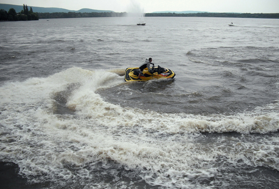 Jetski bemutató 1