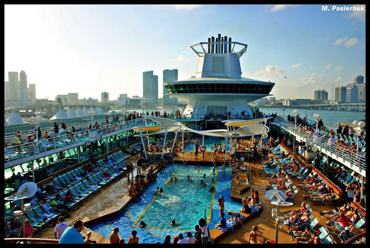 2538240 majesty-of-the-seas-royal-caribbean