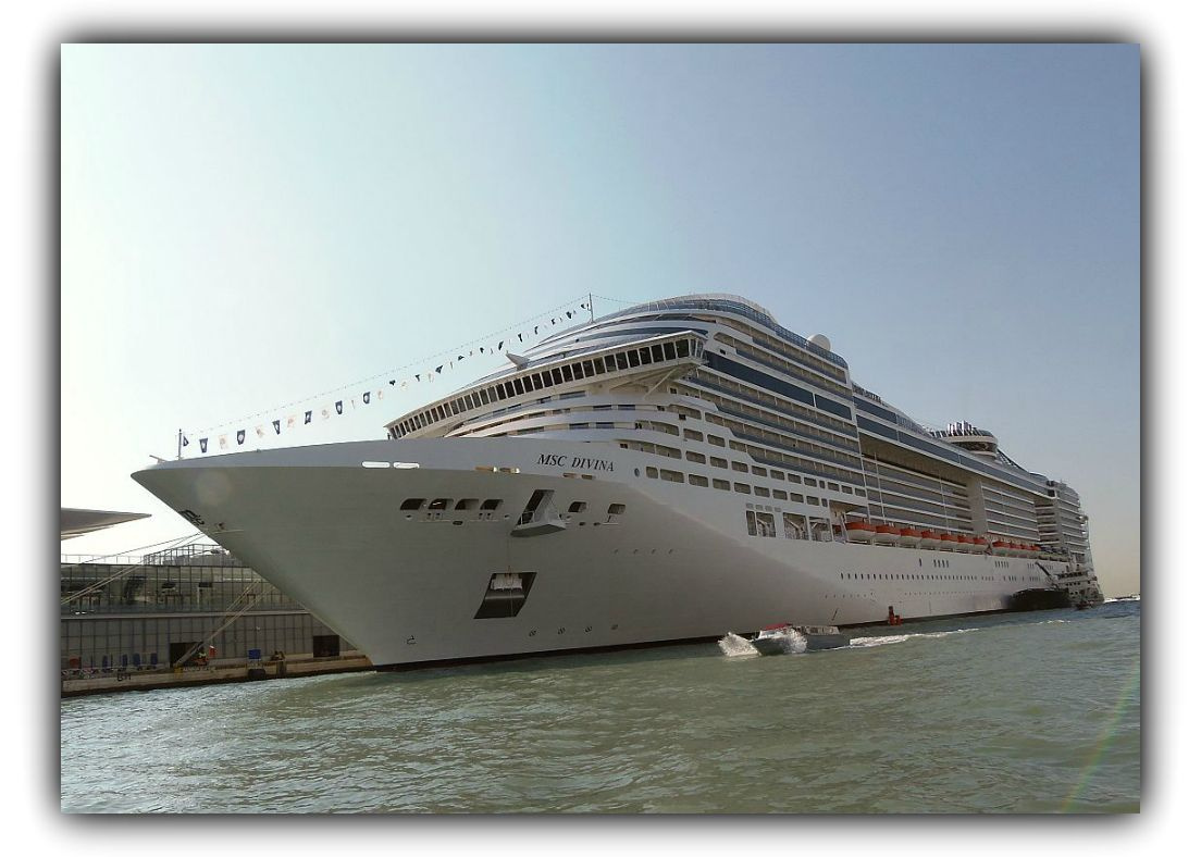 MSC Divina a luxushajó