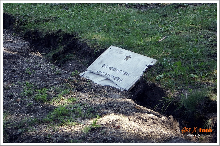Szovjet hősi temető bontása (9)