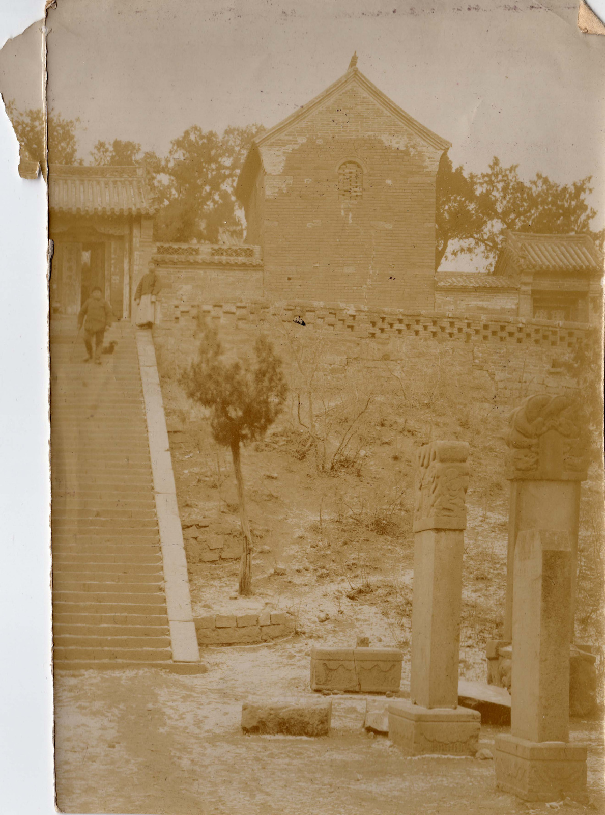 1902 Tschou Tsun lépcső szobrok 12