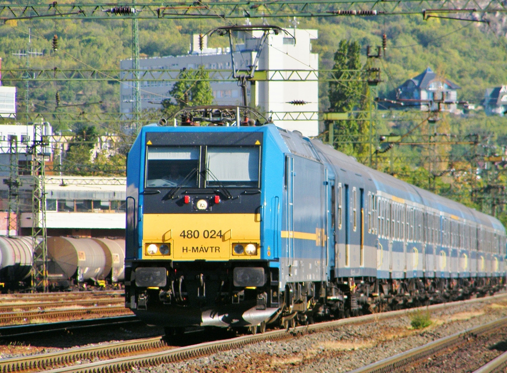 480 024 - 001