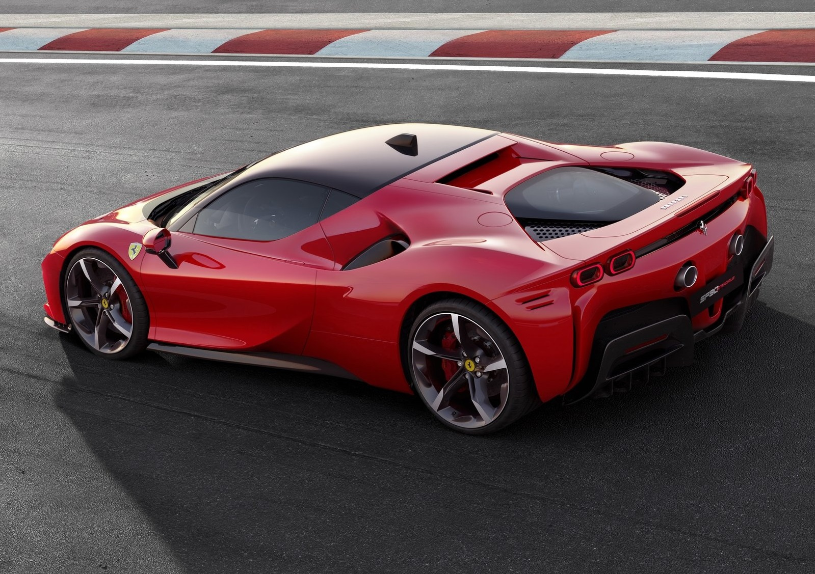 Ferrari-SF90 Stradale-2020-1600-04