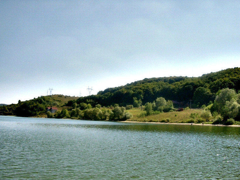 Erdély, a Bözödi-tó, őszi, fáradt napsütésben, 2012.aug.30.