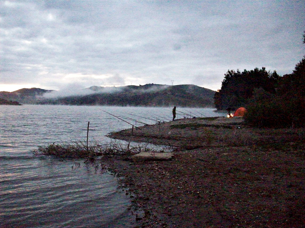 Ködös hajnal. Bözödi tó-Erdély. 2010. október