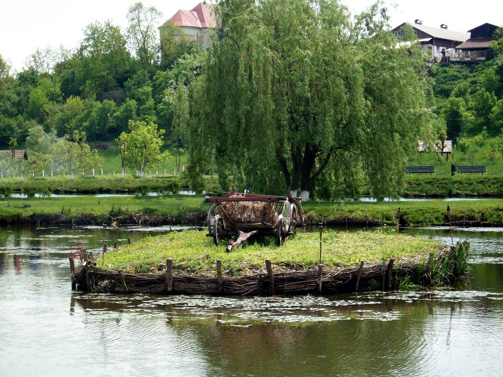 Vajdaszentivány, horgásztelep. Erdély