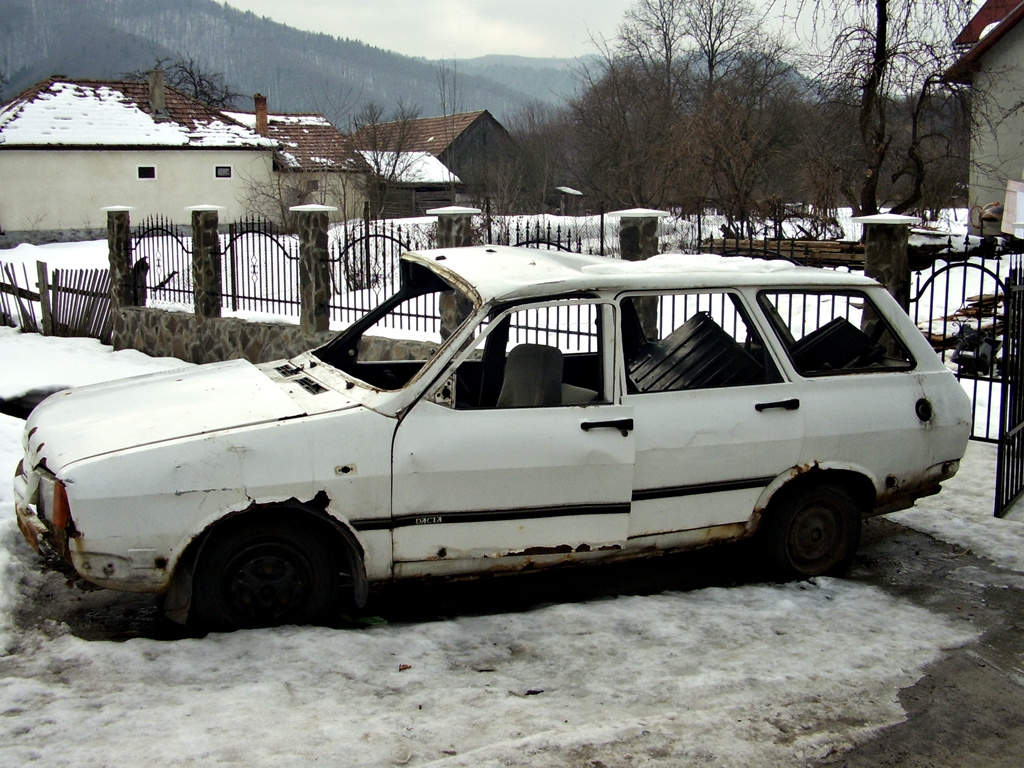 tönkrement gyártó is..., termék is - Dacia 1300!