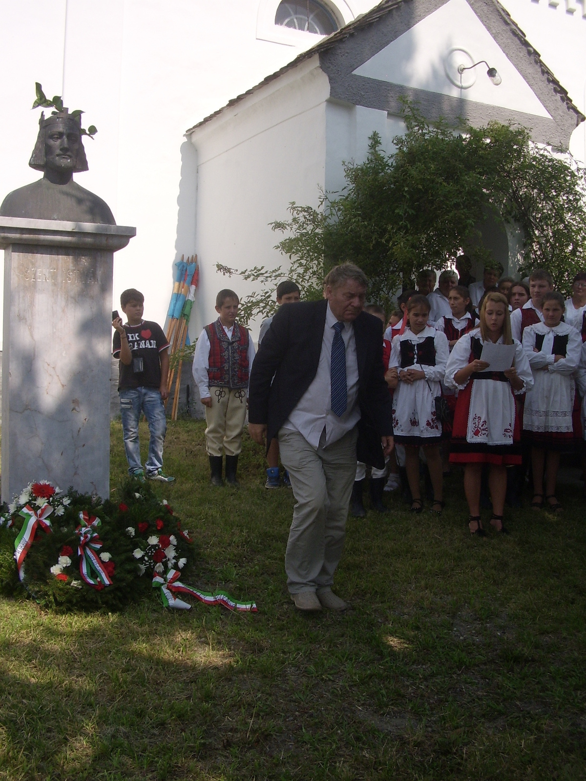 Koszorúzás, Szent István-napi sokadalom 2013, Hármasfalu, Edrély