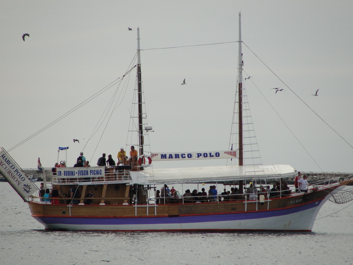 A Marco Polo befut a poreci kikötőbe