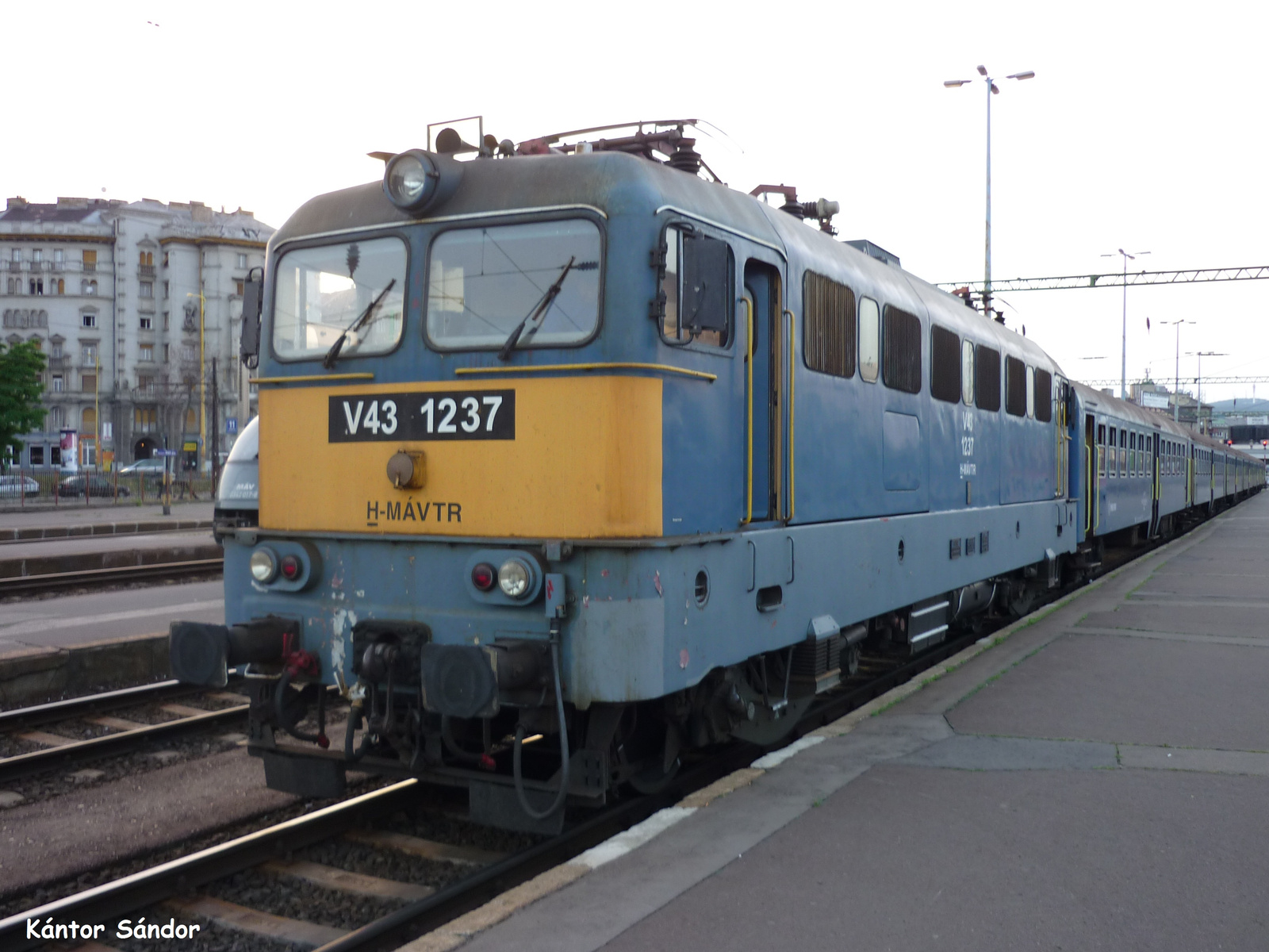 V43 1237 ( Bp-Déli )