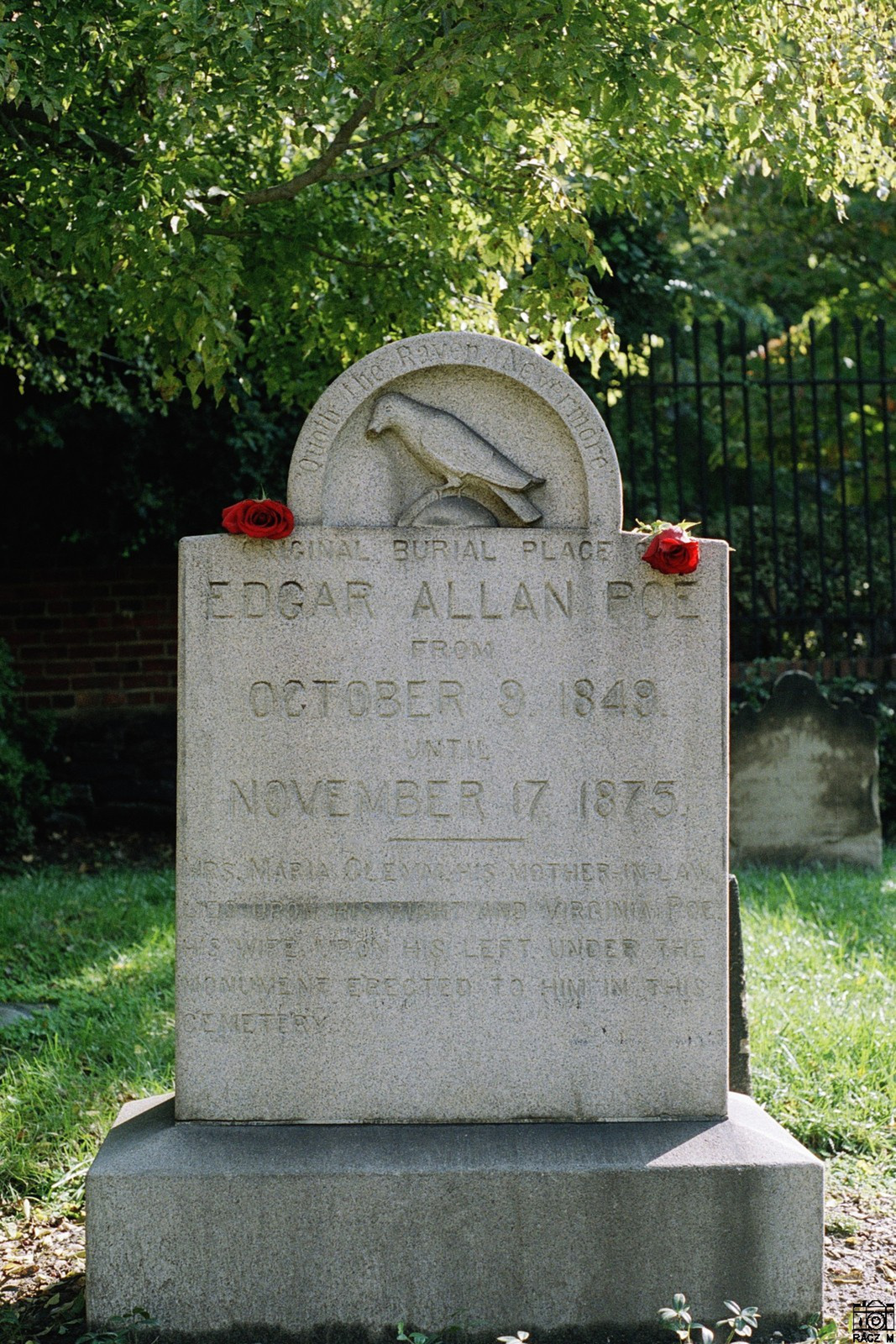 Sírkő Edgar Allan Poe eredeti sírhelyén