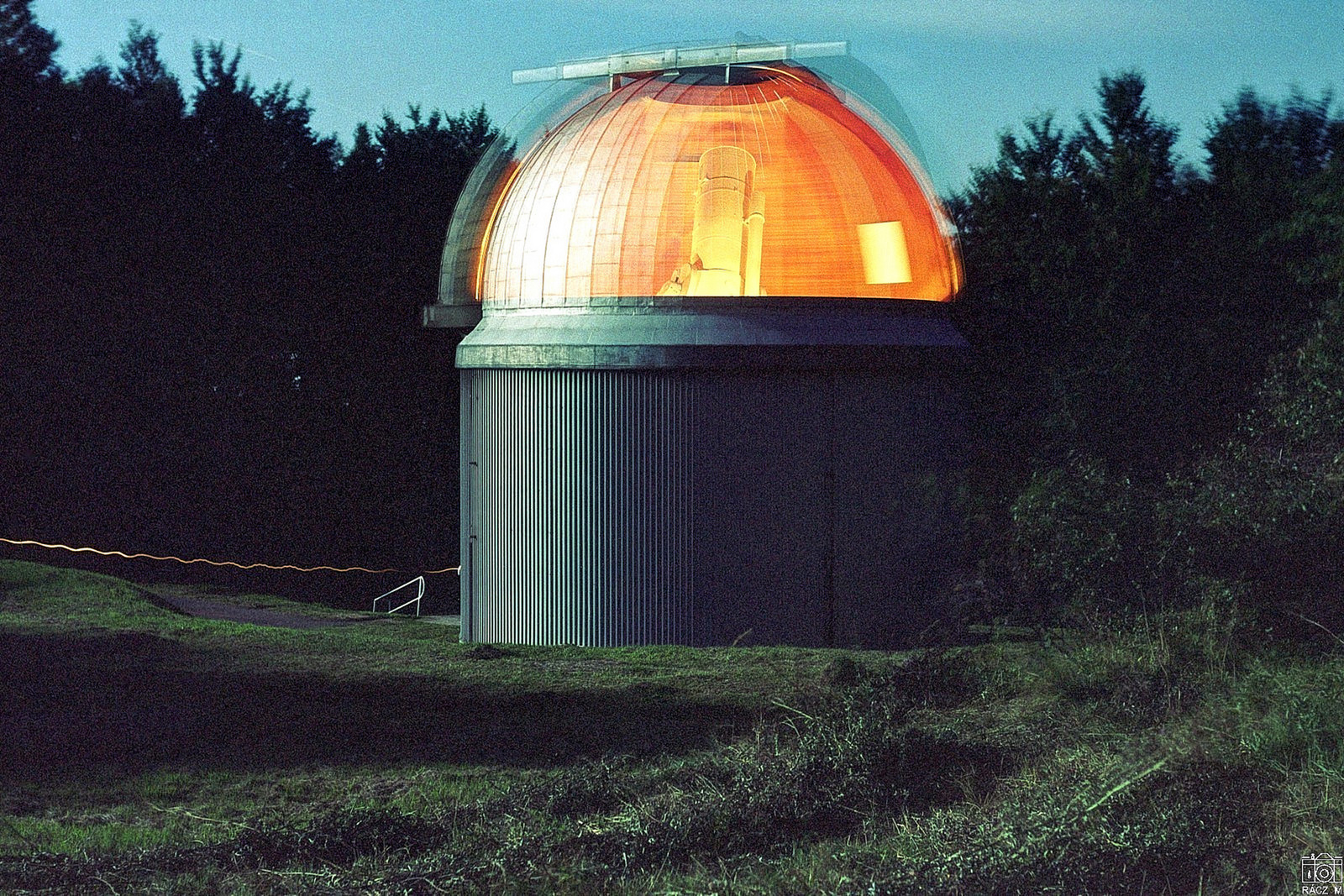 holdfény, Schmidt-kupola, forgatás
