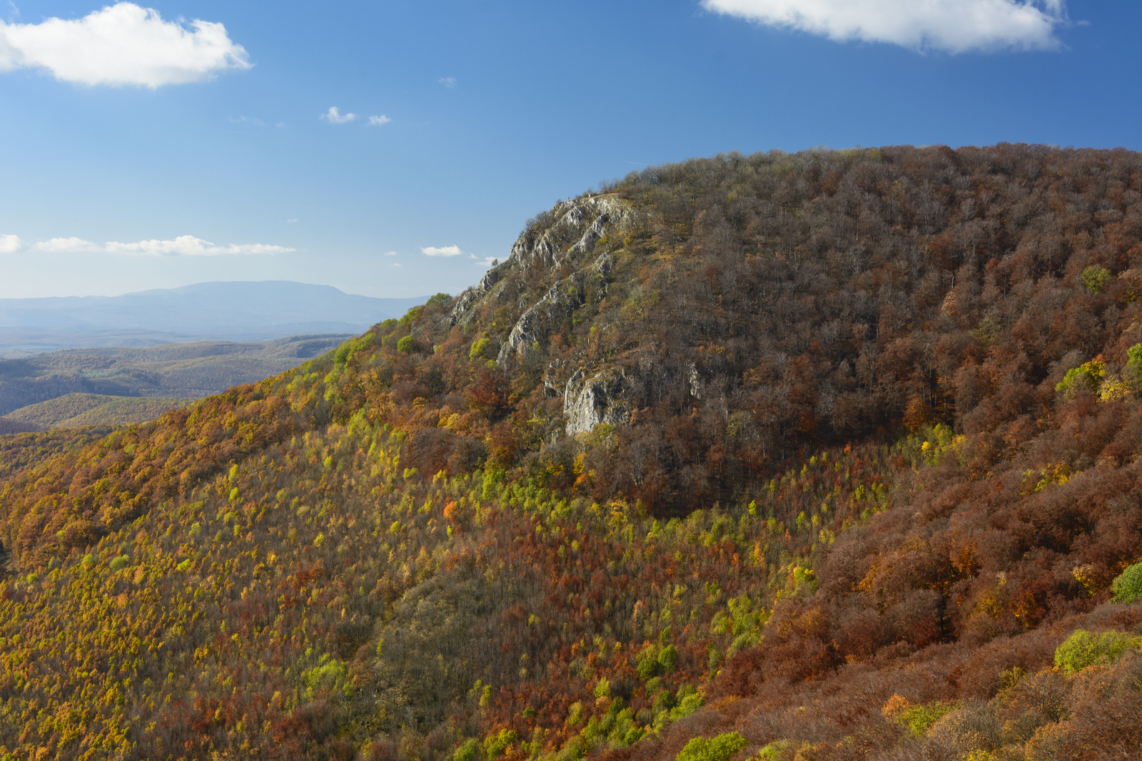 Tar-kő októberi színei