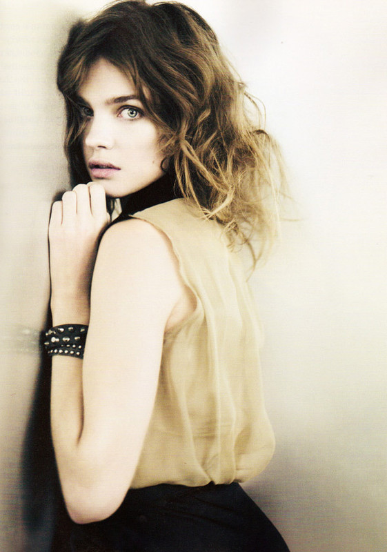 i-D-Spring-2010-by-Paolo-Roversi-natalia-vodianova-11339602-600-