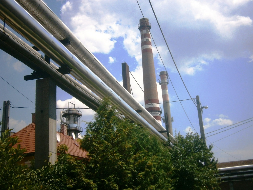 Az erőmű kéményei Sopronban