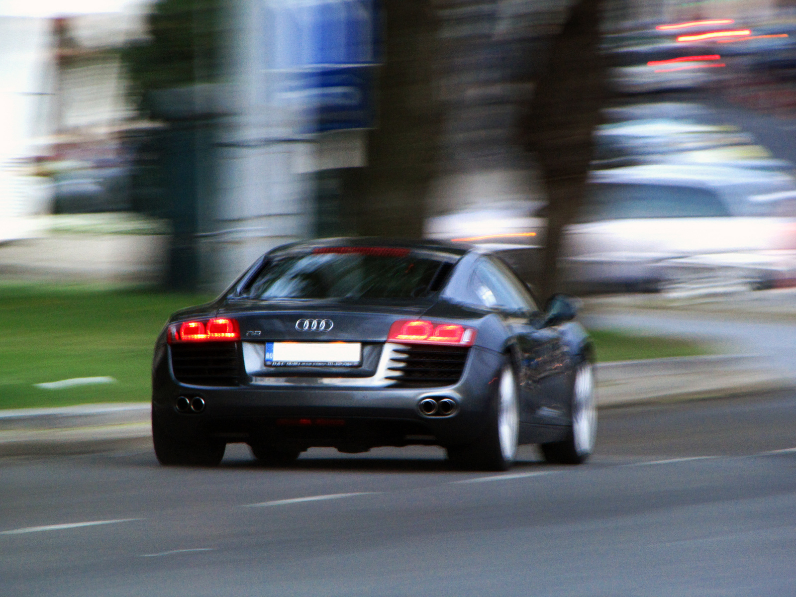 Audi R8