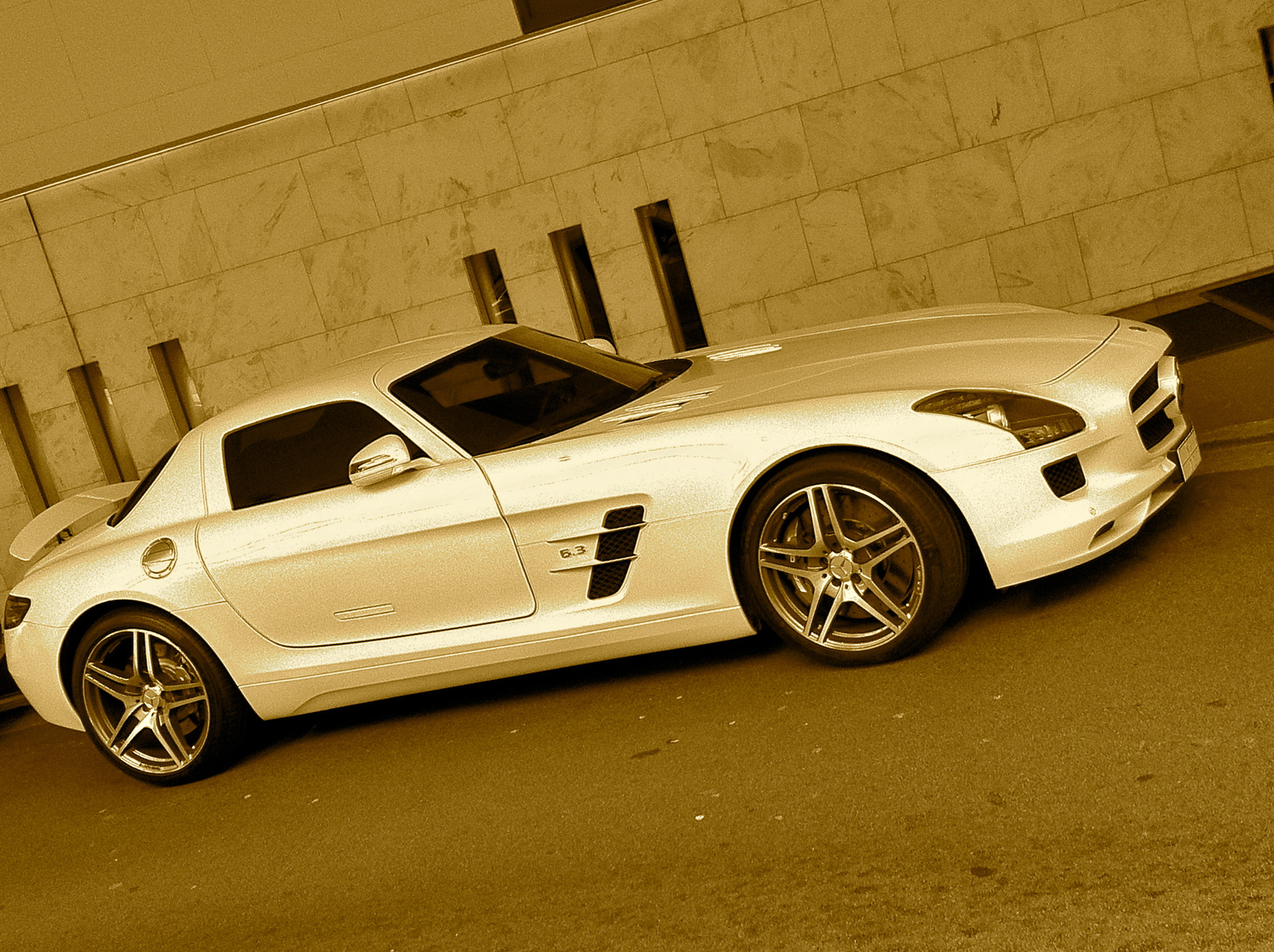 Mercedes SLS