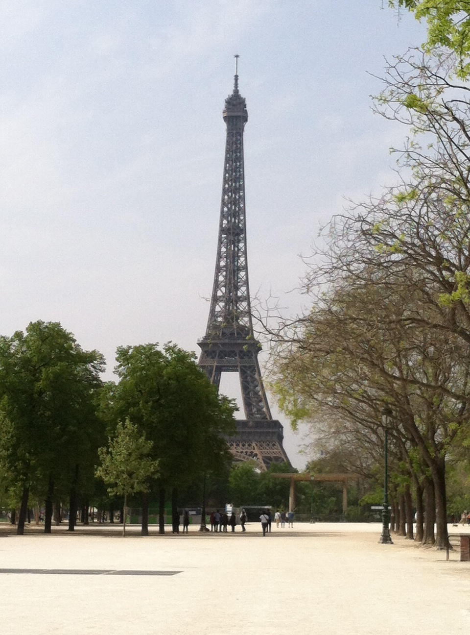 Közeledünk az Eiffel totonyhoz