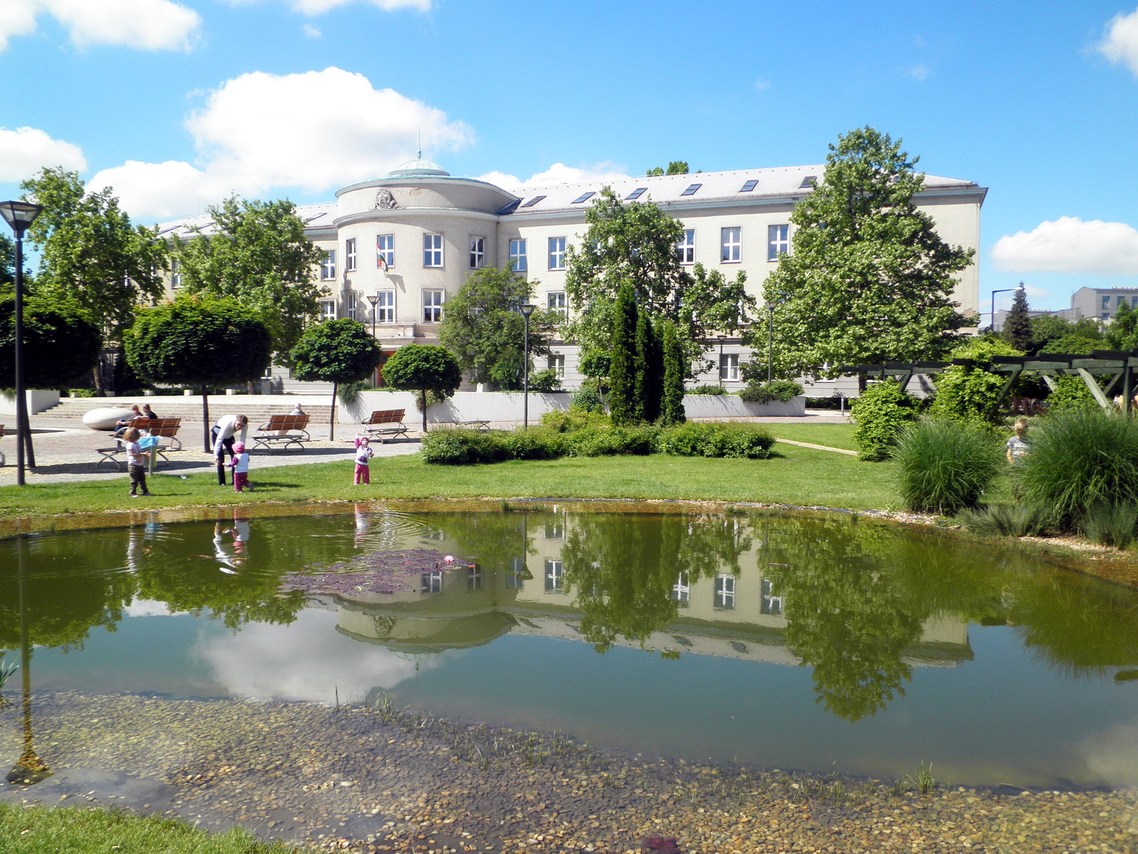Dunaújvárosi főiskola