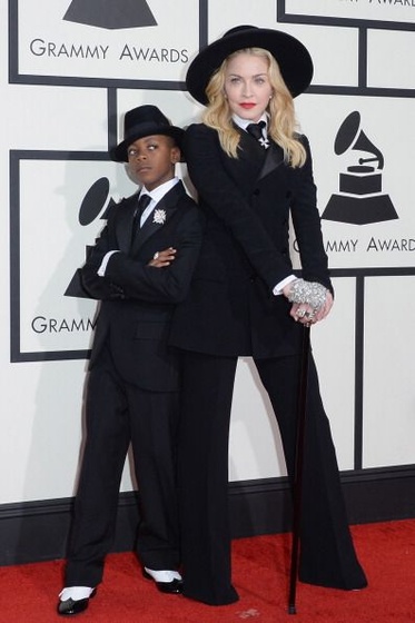 madonna grammys red carpet (41)