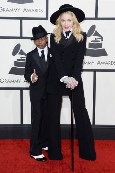 madonna grammys red carpet (43)