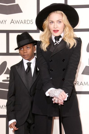 madonna grammys red carpet (54)