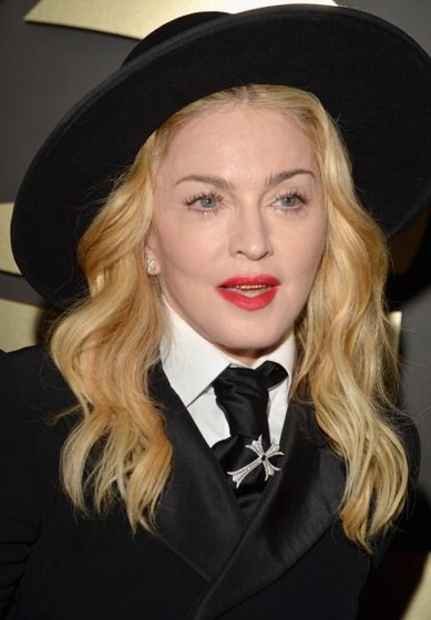 madonna grammys red carpet (63)