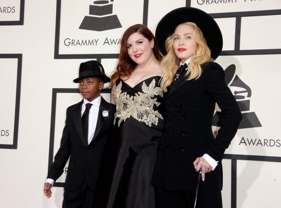 madonna grammys red carpet (72)