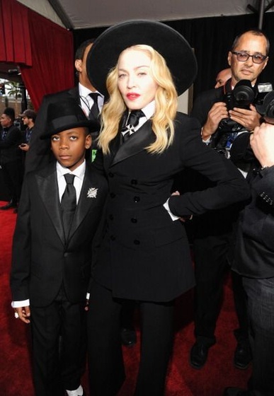 madonna grammys red carpet (94)