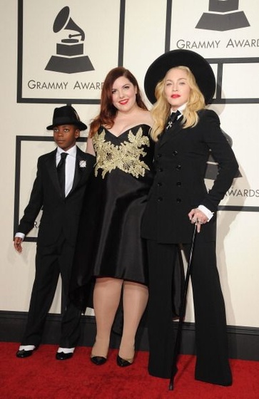 madonna grammys red carpet (107)