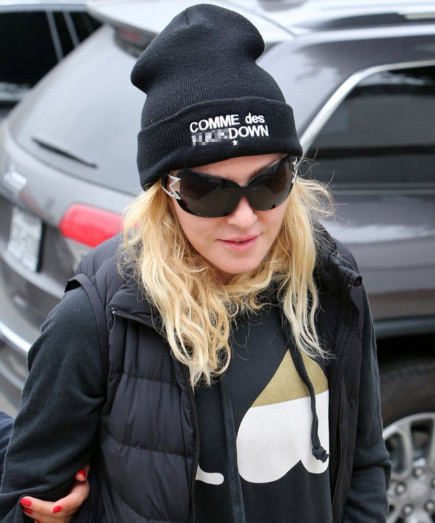 madonna-out-and-about-los-angeles-gym-140130 (1)