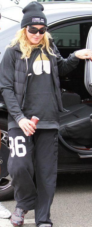 madonna-out-and-about-los-angeles-gym-140130 (2)