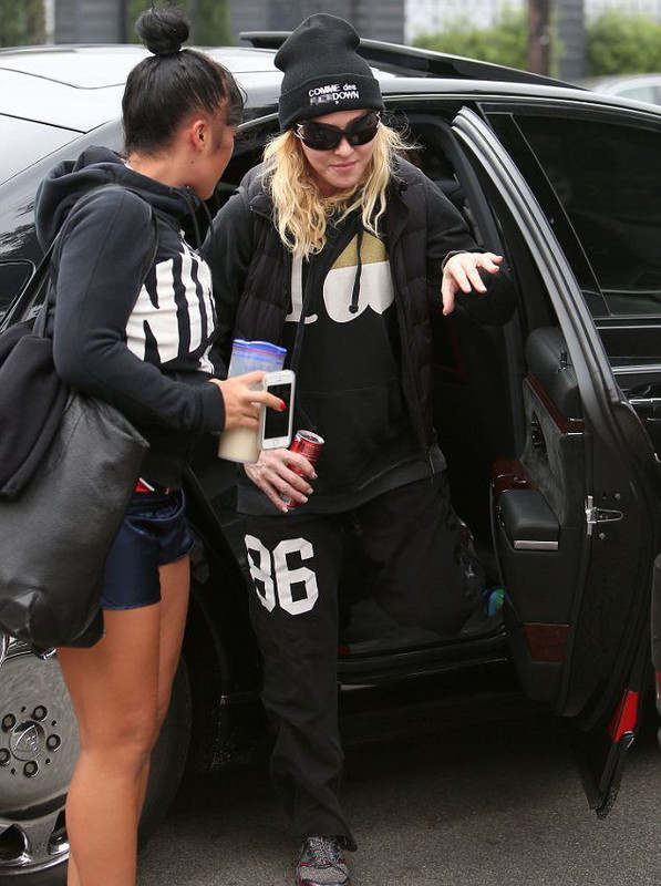 madonna-out-and-about-los-angeles-gym-140130 (4)