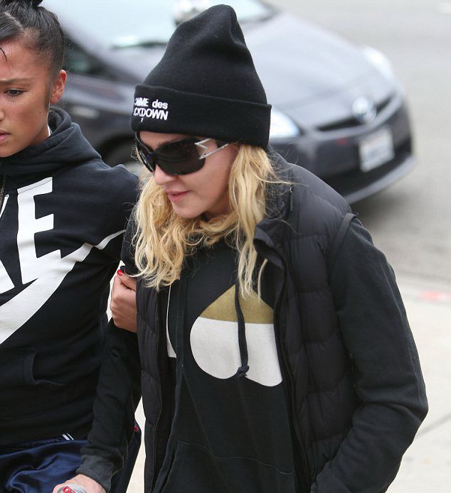 madonna-out-and-about-los-angeles-gym-140130 (8)