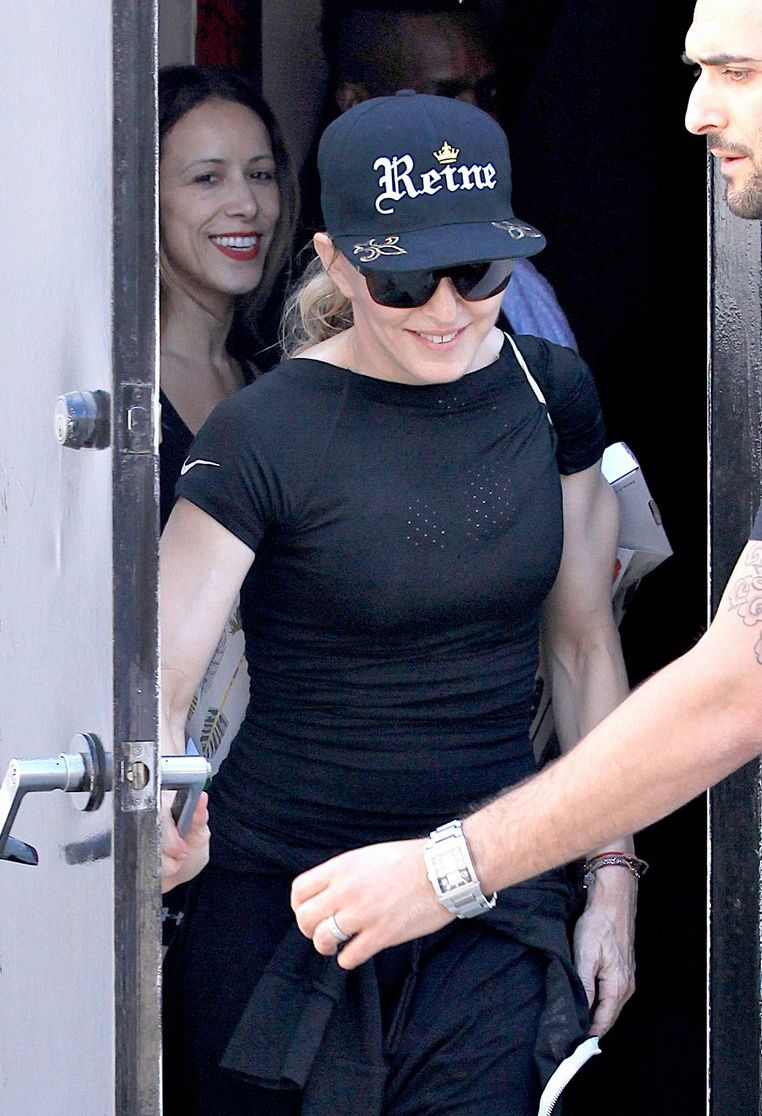 20140630-madonna-working-out-los-angeles (2)