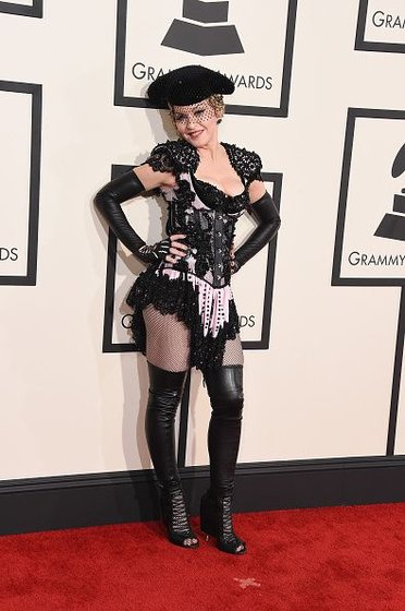 20150208-pictures-madonna-grammy-awards-red-carpet-118